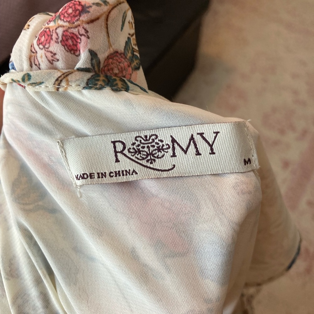 Gorgeous floral maxi dress. Romy. Size M - Picture 6 of 9